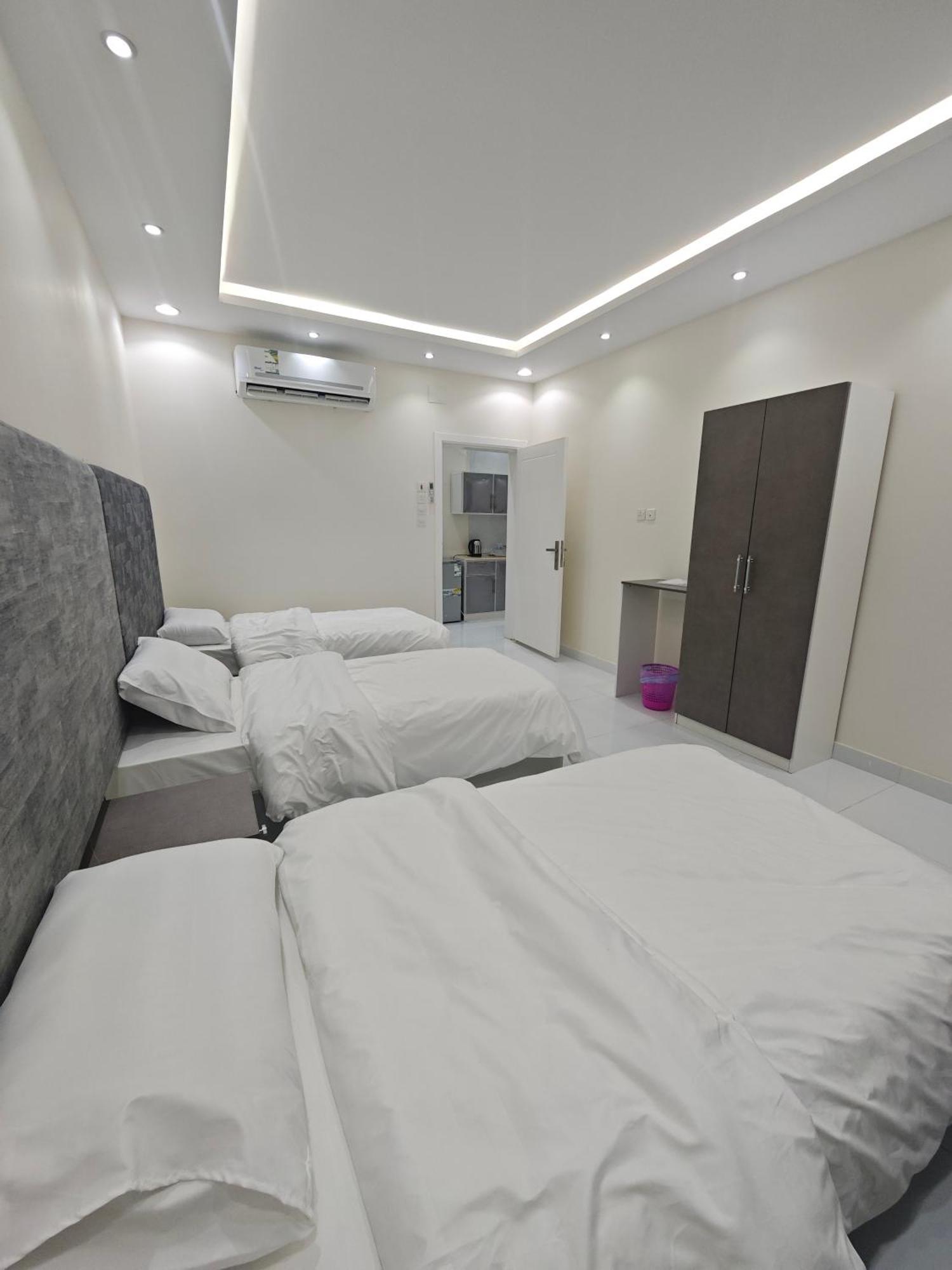 Yaqoot Al Madina Suites Al Awali Екстериор снимка