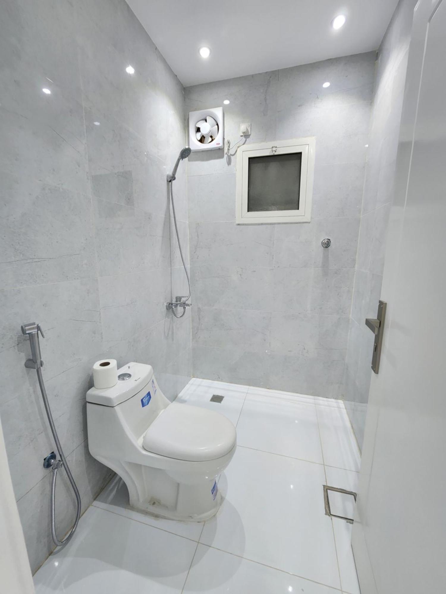 Yaqoot Al Madina Suites Al Awali Екстериор снимка
