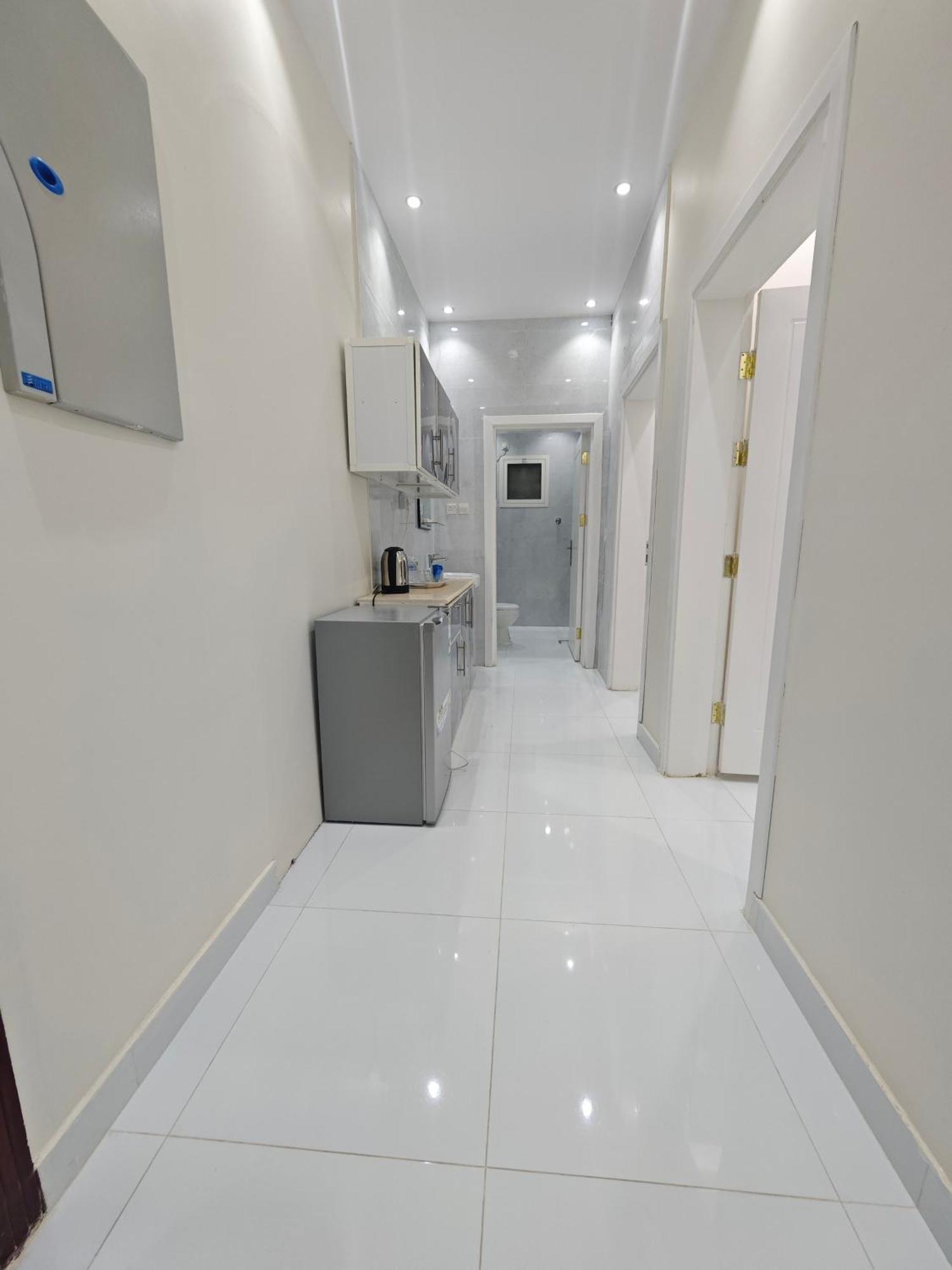 Yaqoot Al Madina Suites Al Awali Екстериор снимка