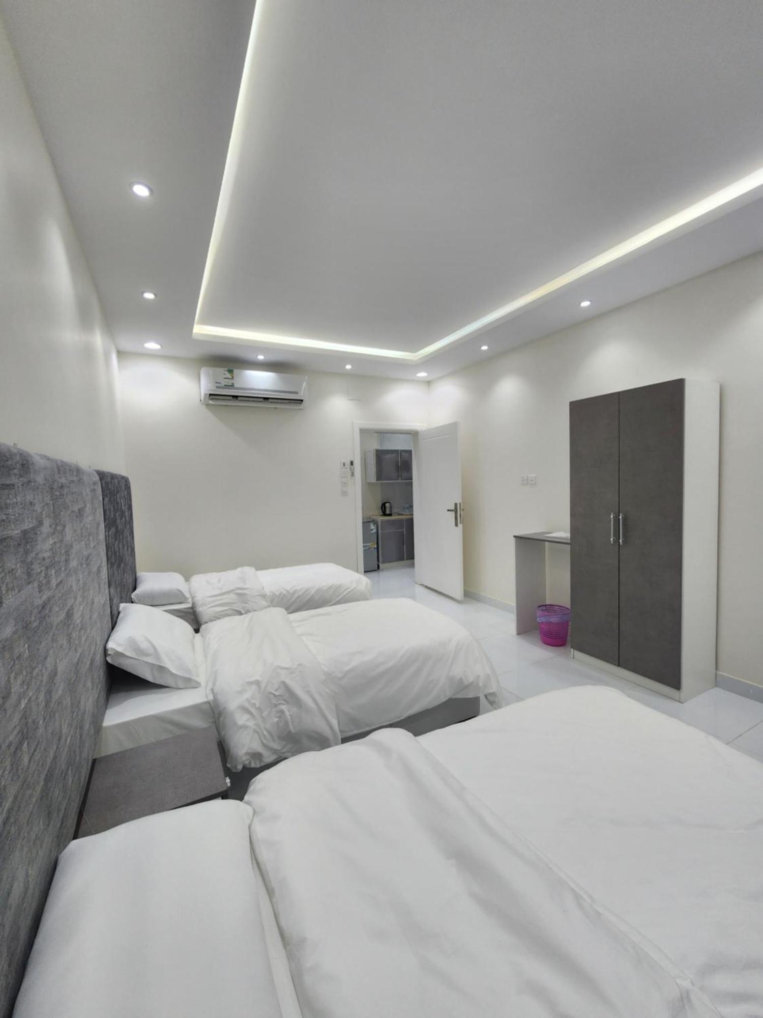 Yaqoot Al Madina Suites Al Awali Екстериор снимка