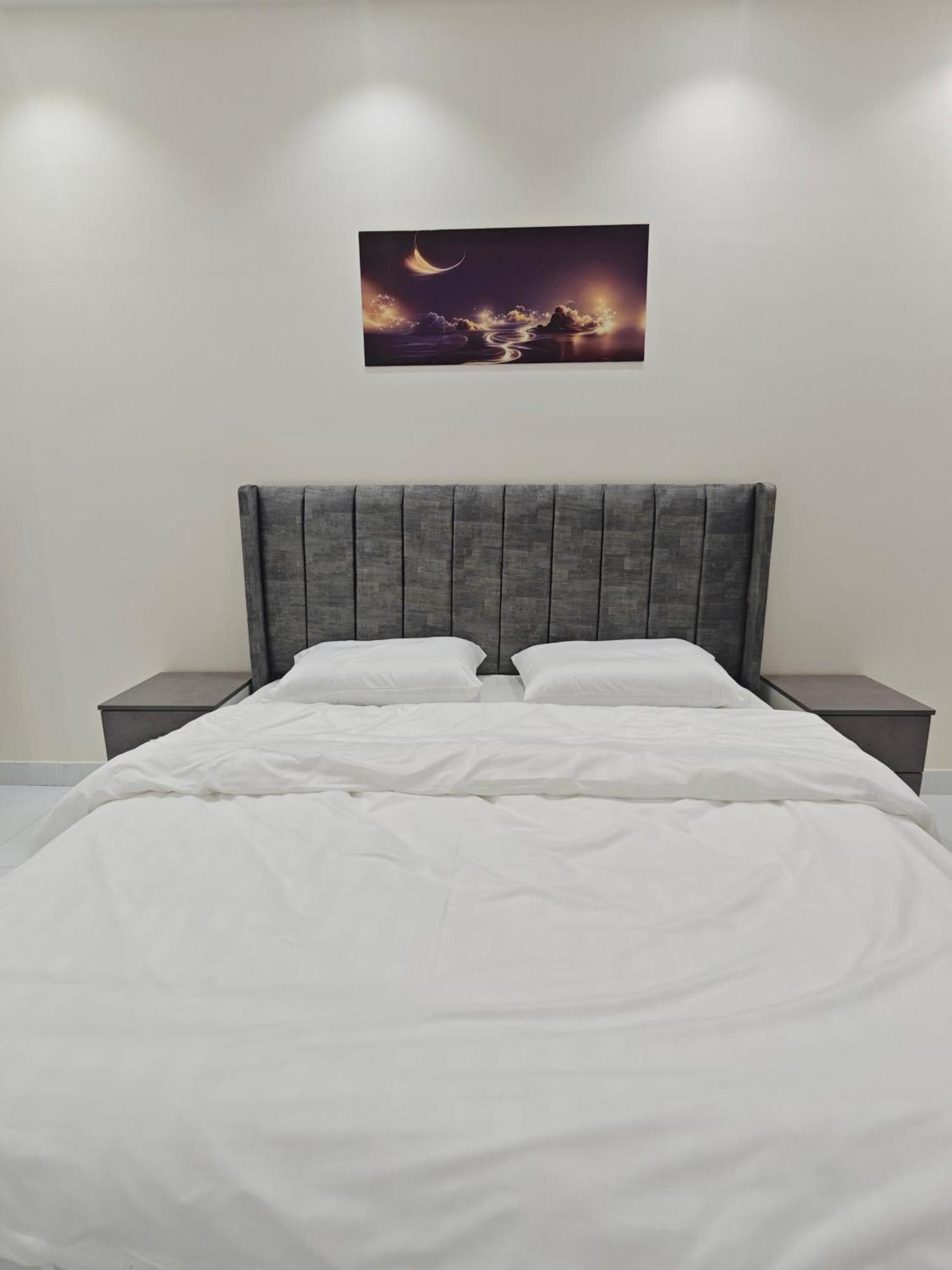 Yaqoot Al Madina Suites Al Awali Екстериор снимка